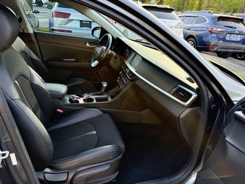 2020 Kia Optima Image 28