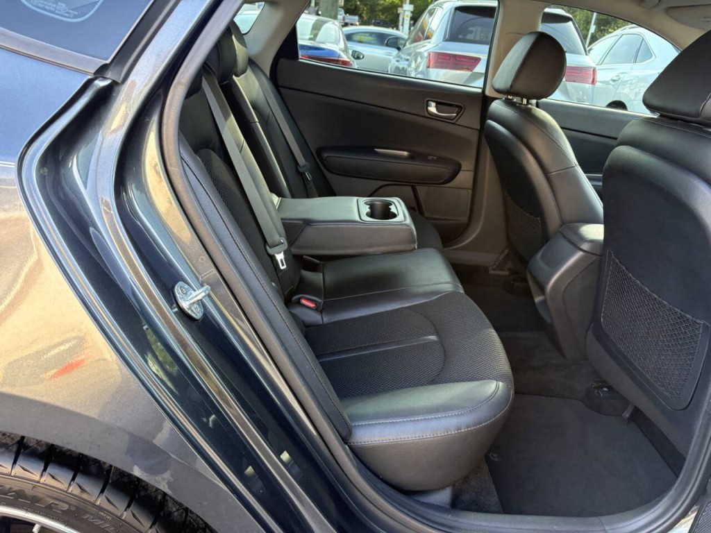 2020 Kia Optima Image 30