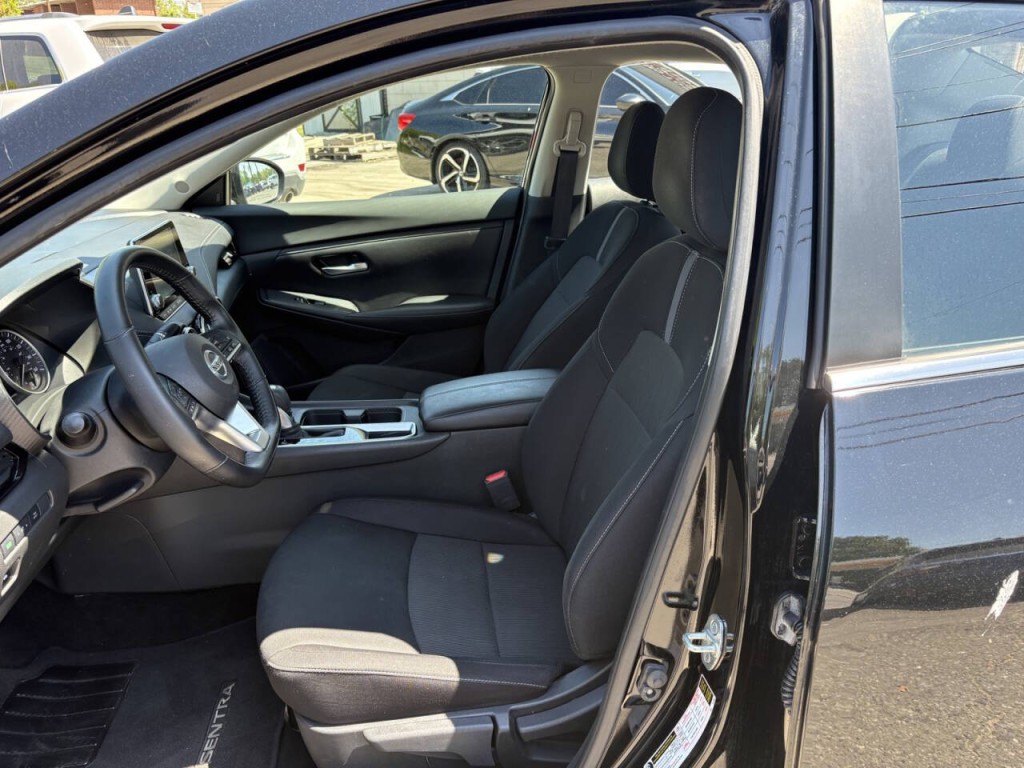 2022 Nissan Sentra Image 10