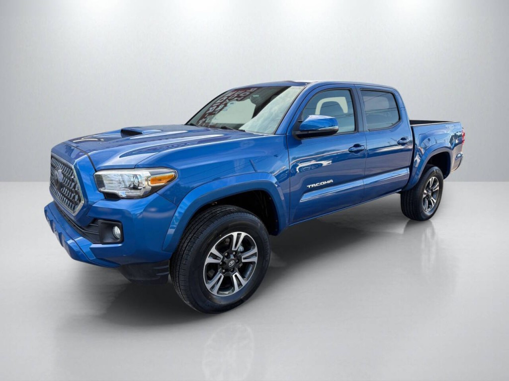 2018 Toyota Tacoma Image 3
