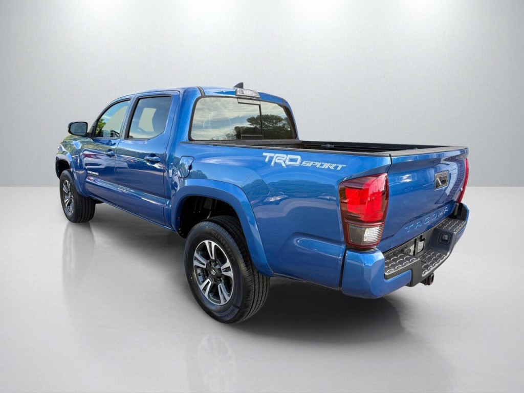 2018 Toyota Tacoma Image 5