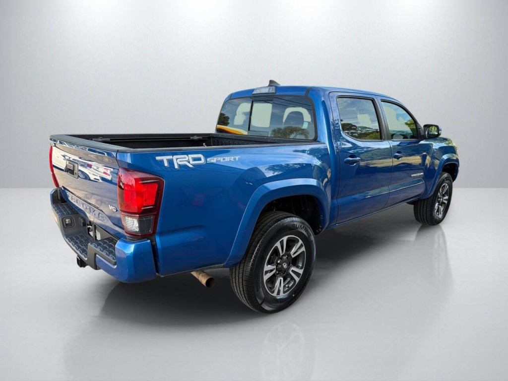 2018 Toyota Tacoma Image 8