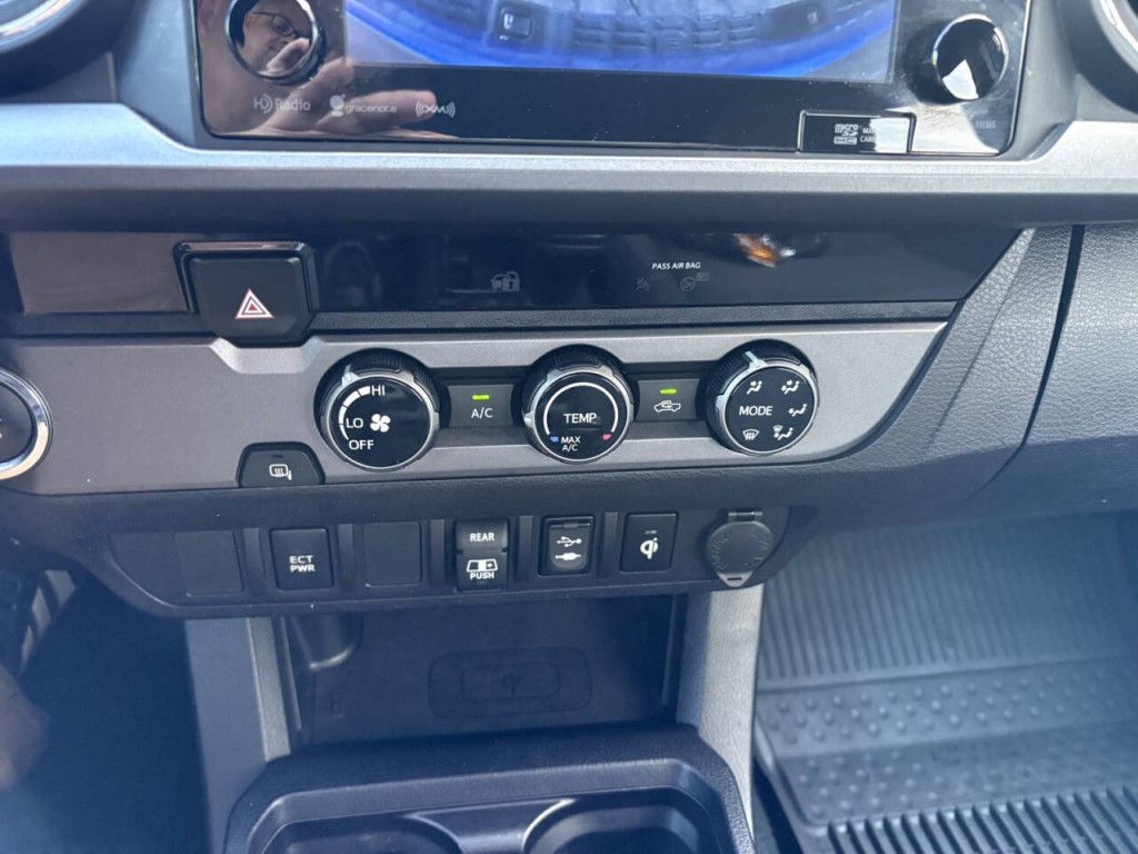 2018 Toyota Tacoma Image 20