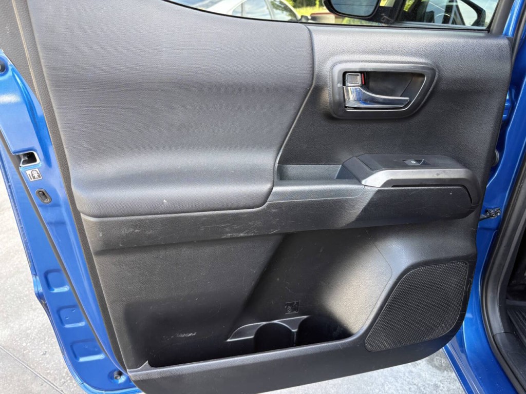 2018 Toyota Tacoma Image 22