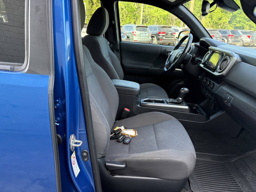 2018 Toyota Tacoma Image 25