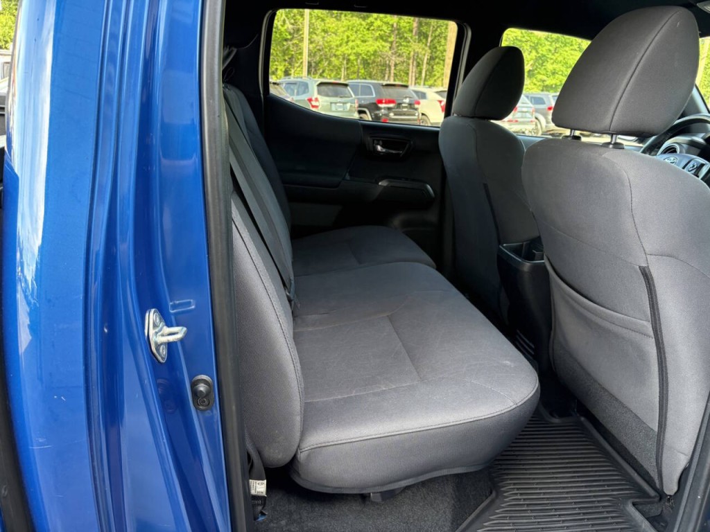 2018 Toyota Tacoma Image 28