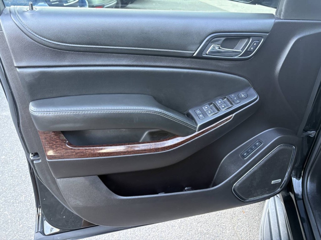 2016 GMC Yukon Image 9