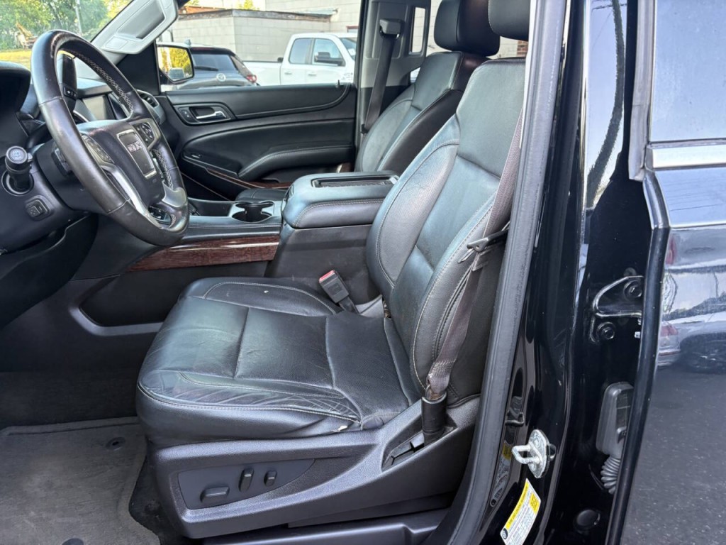 2016 GMC Yukon Image 10