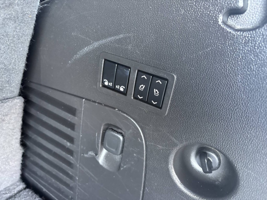 2016 GMC Yukon Image 24