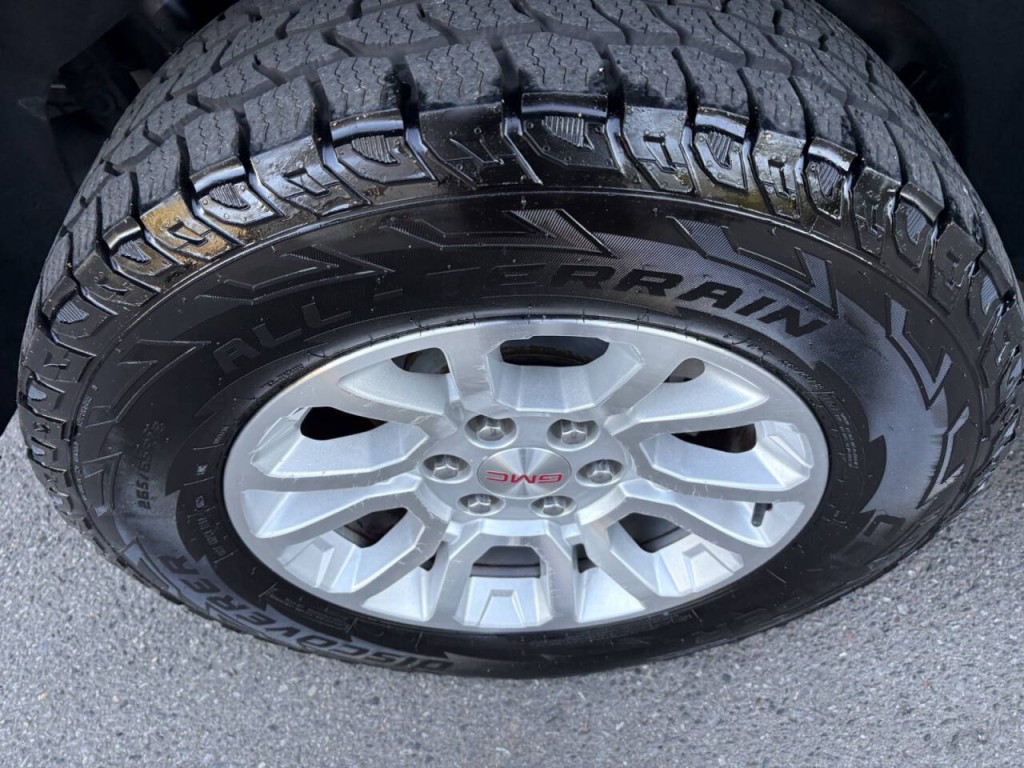 2016 GMC Yukon Image 32