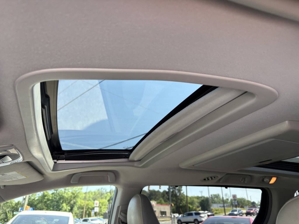 2013 Toyota Sienna Image 9