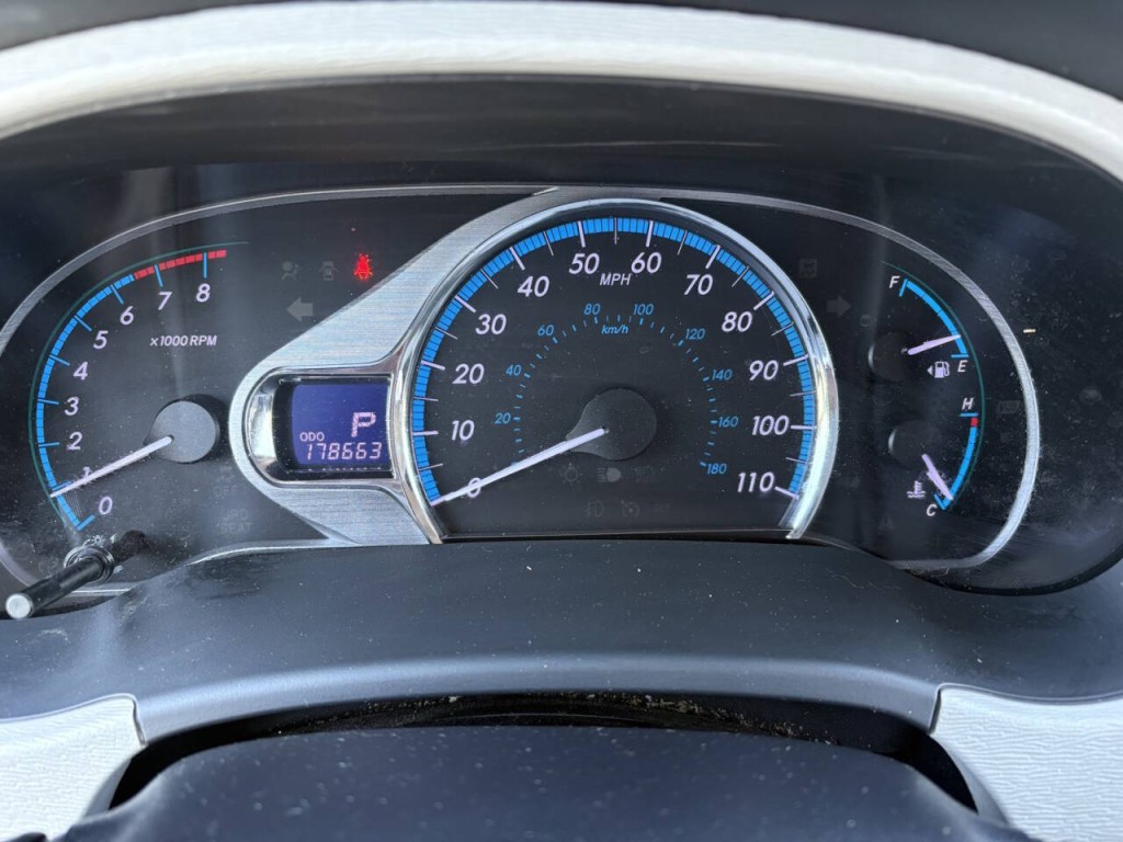 2013 Toyota Sienna Image 17