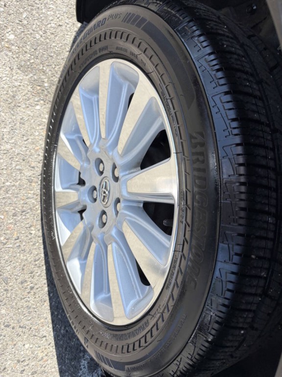 2013 Toyota Sienna Image 34