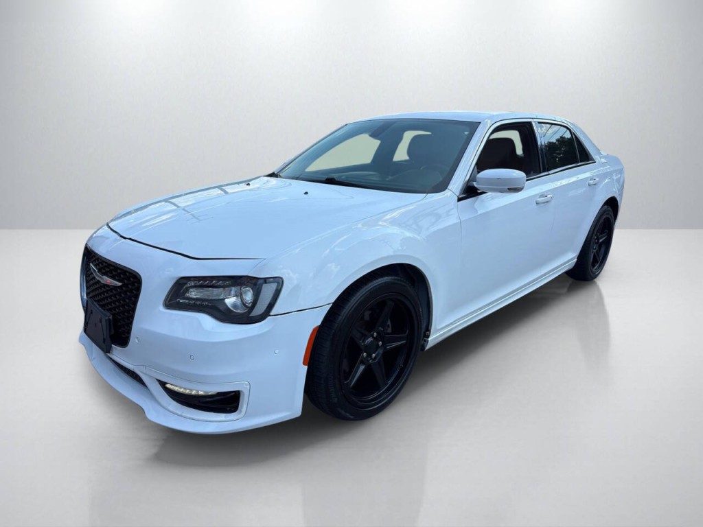 2019 Chrysler 300 Image 3