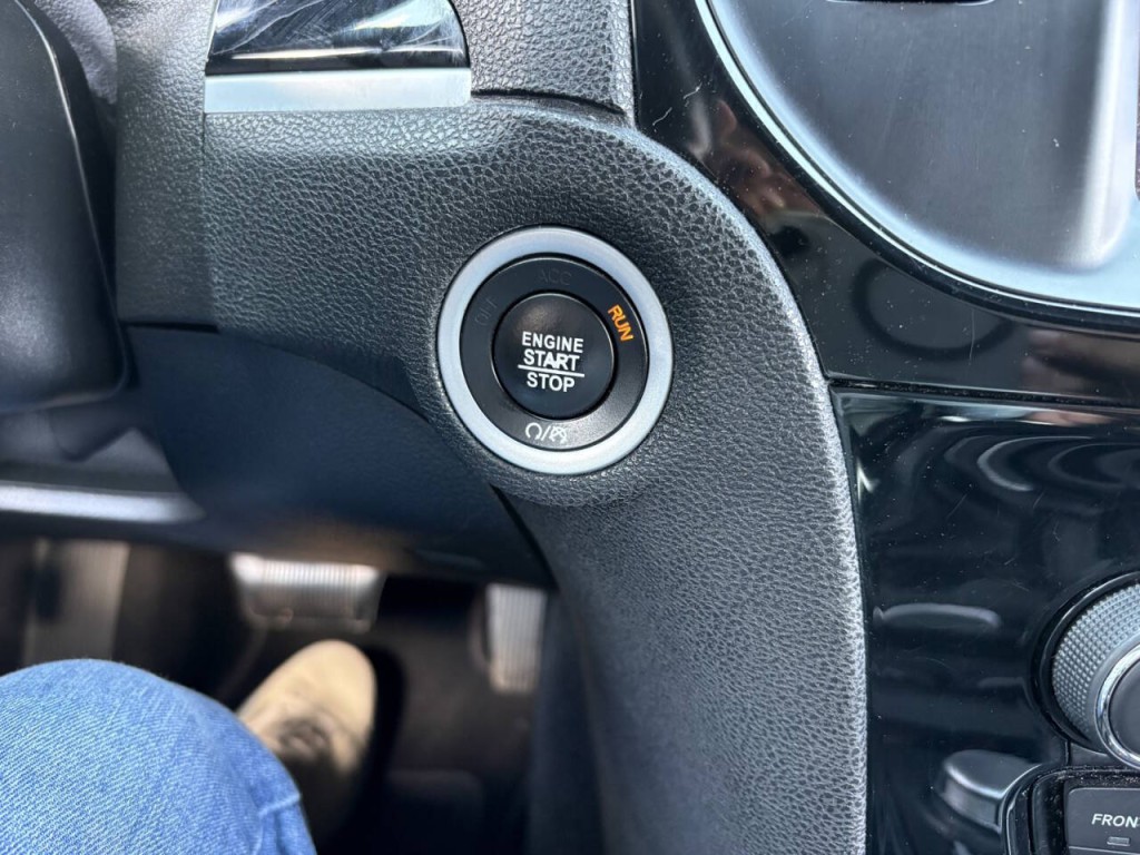 2019 Chrysler 300 Image 16