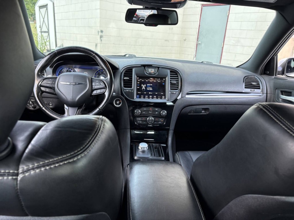 2019 Chrysler 300 Image 20