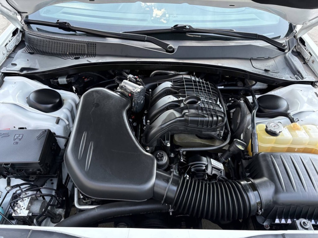 2019 Chrysler 300 Image 30