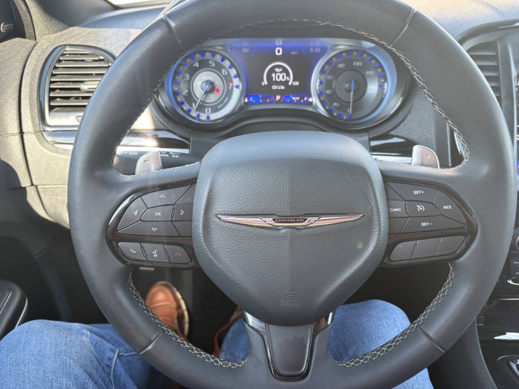 2023 Chrysler 300 Image 14