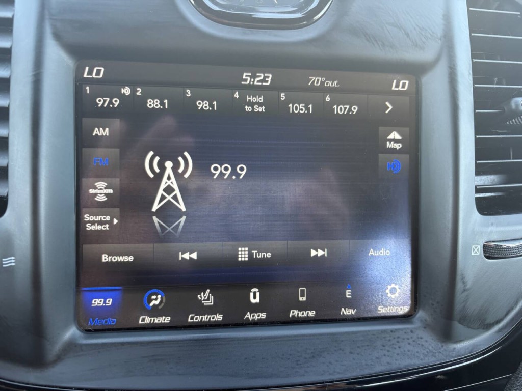 2023 Chrysler 300 Image 19