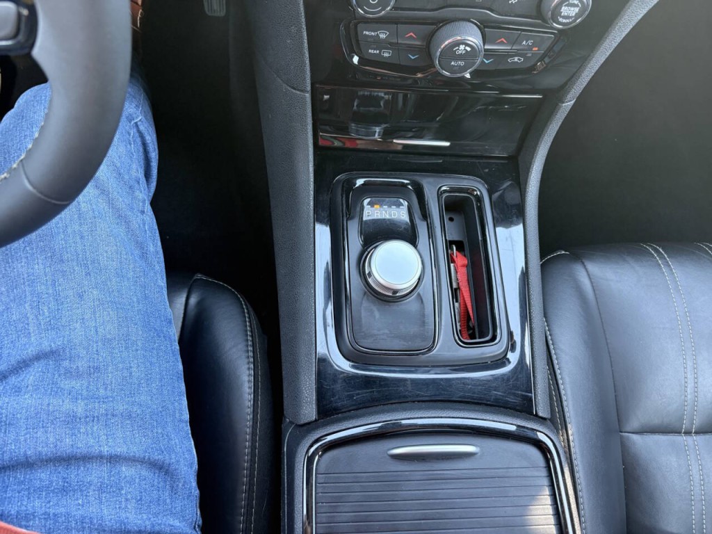 2023 Chrysler 300 Image 23