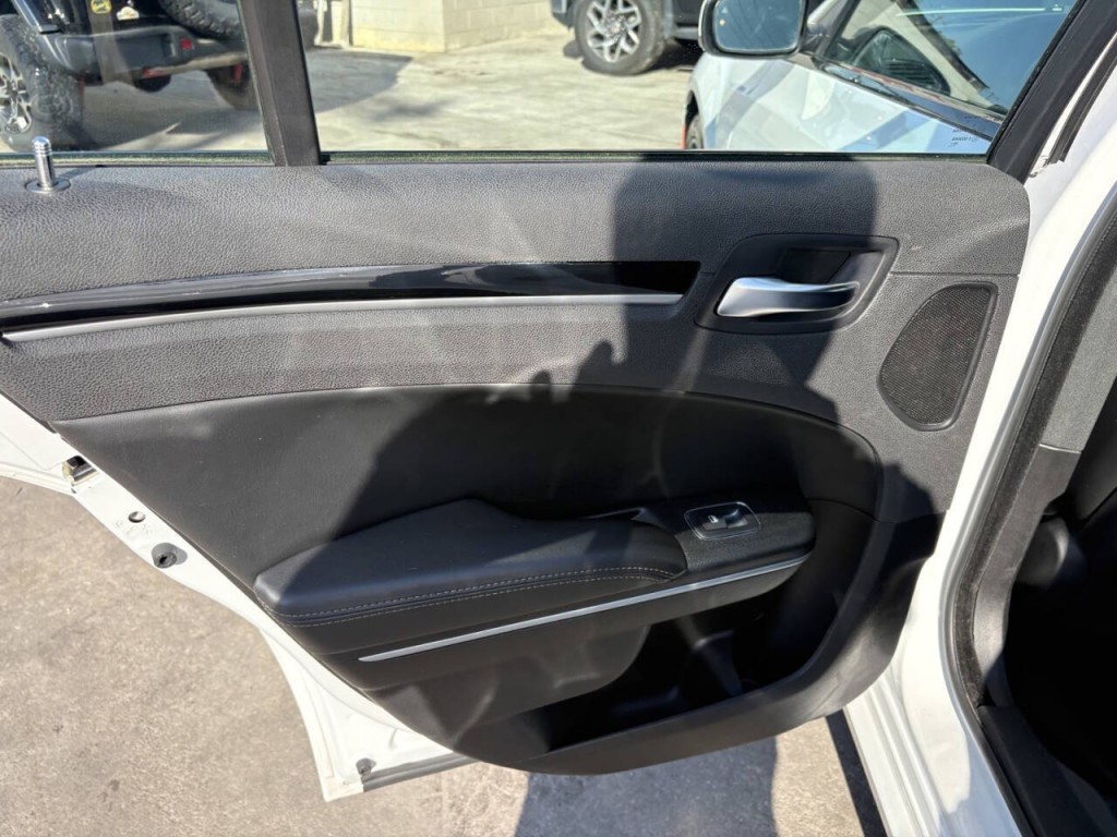 2023 Chrysler 300 Image 26