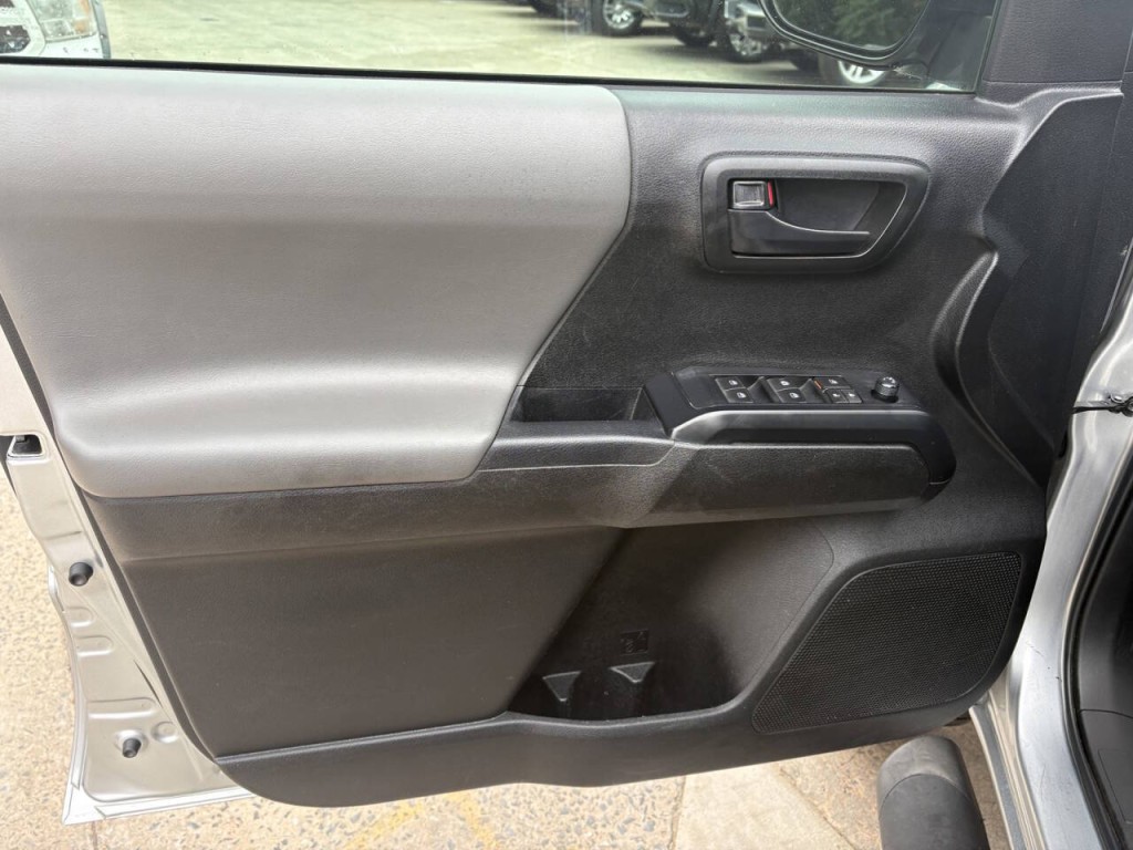 2022 Toyota Tacoma Image 9