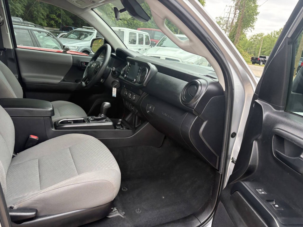 2022 Toyota Tacoma Image 24