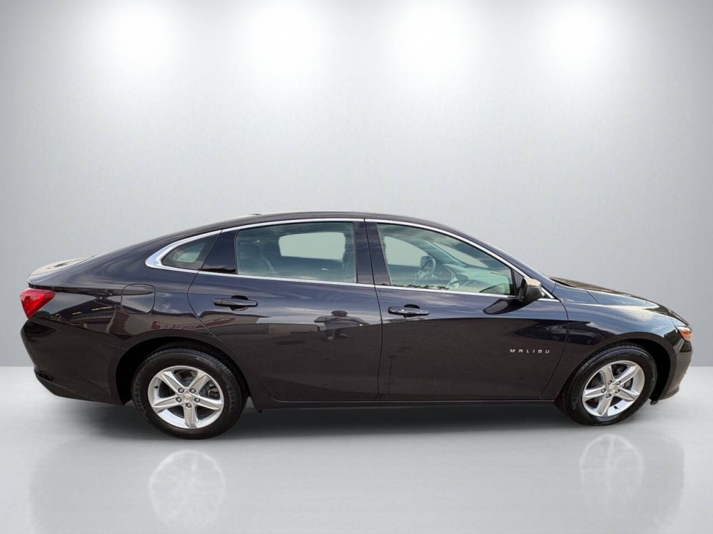 2022 Chevrolet Malibu Image 6