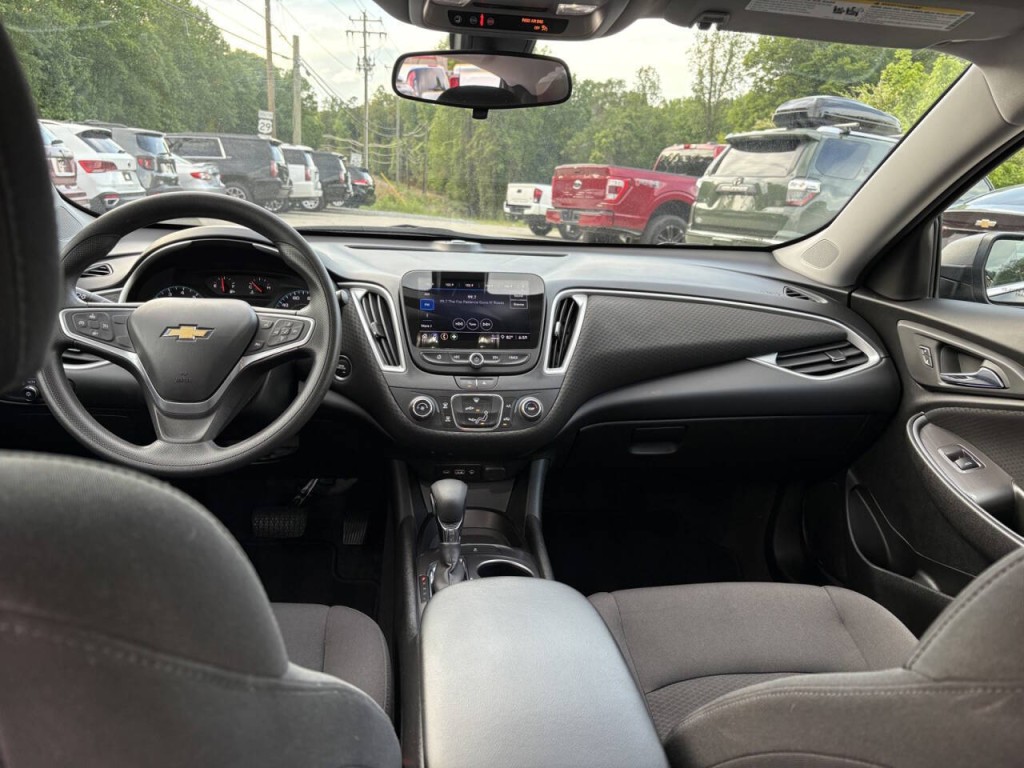 2022 Chevrolet Malibu Image 17