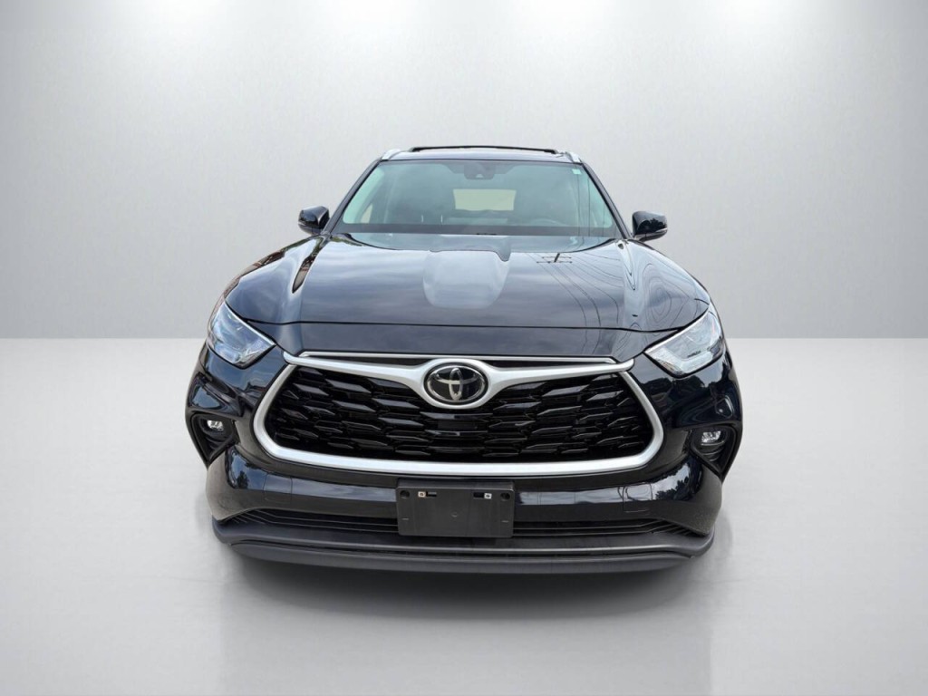 2023 Toyota Highlander Image 2