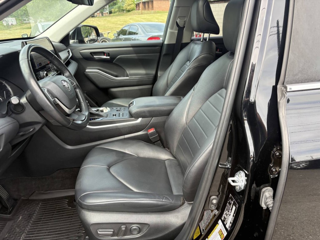 2023 Toyota Highlander Image 10