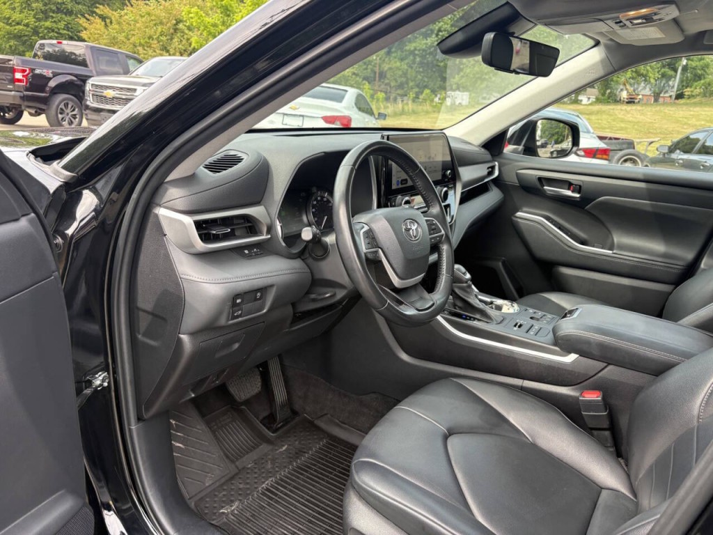2023 Toyota Highlander Image 11