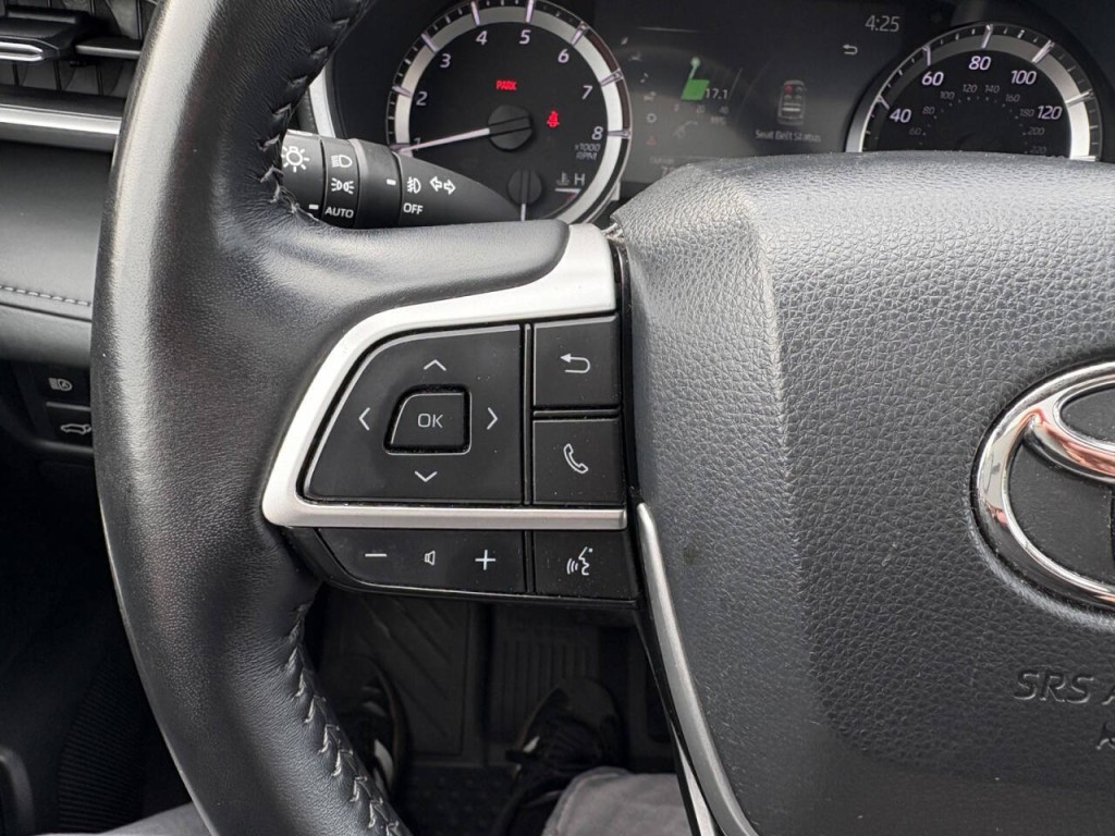 2023 Toyota Highlander Image 14