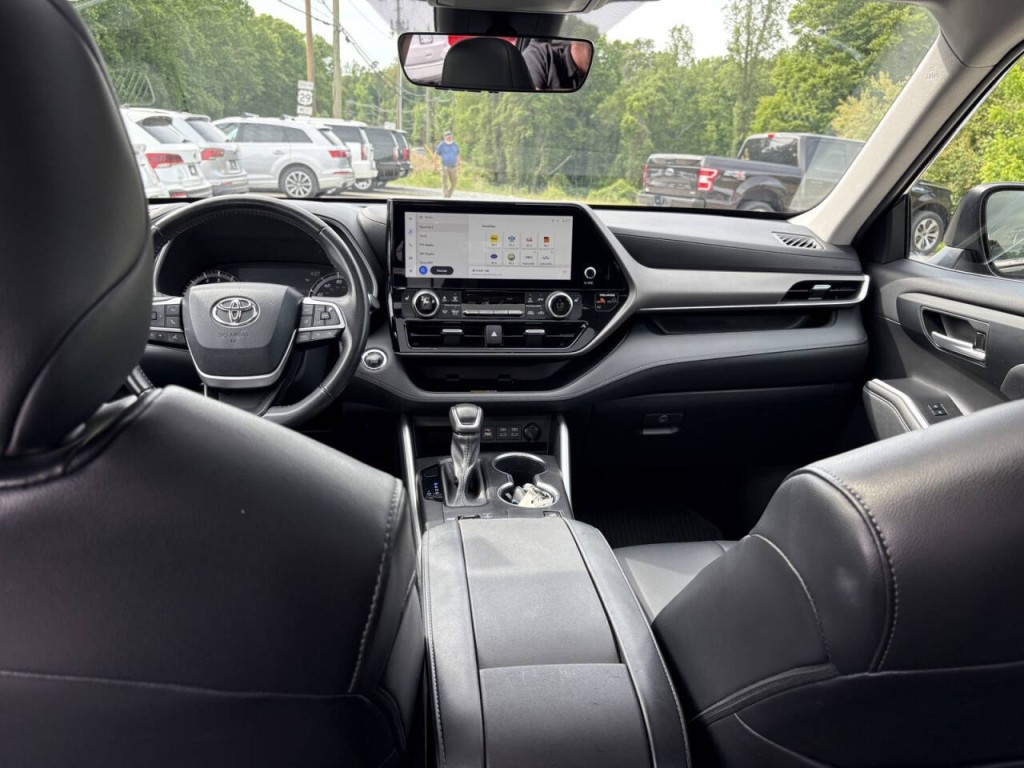 2023 Toyota Highlander Image 23