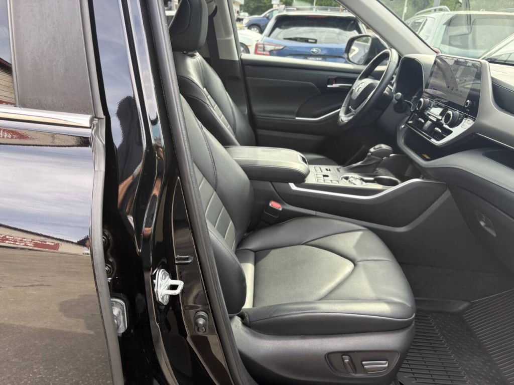 2023 Toyota Highlander Image 30