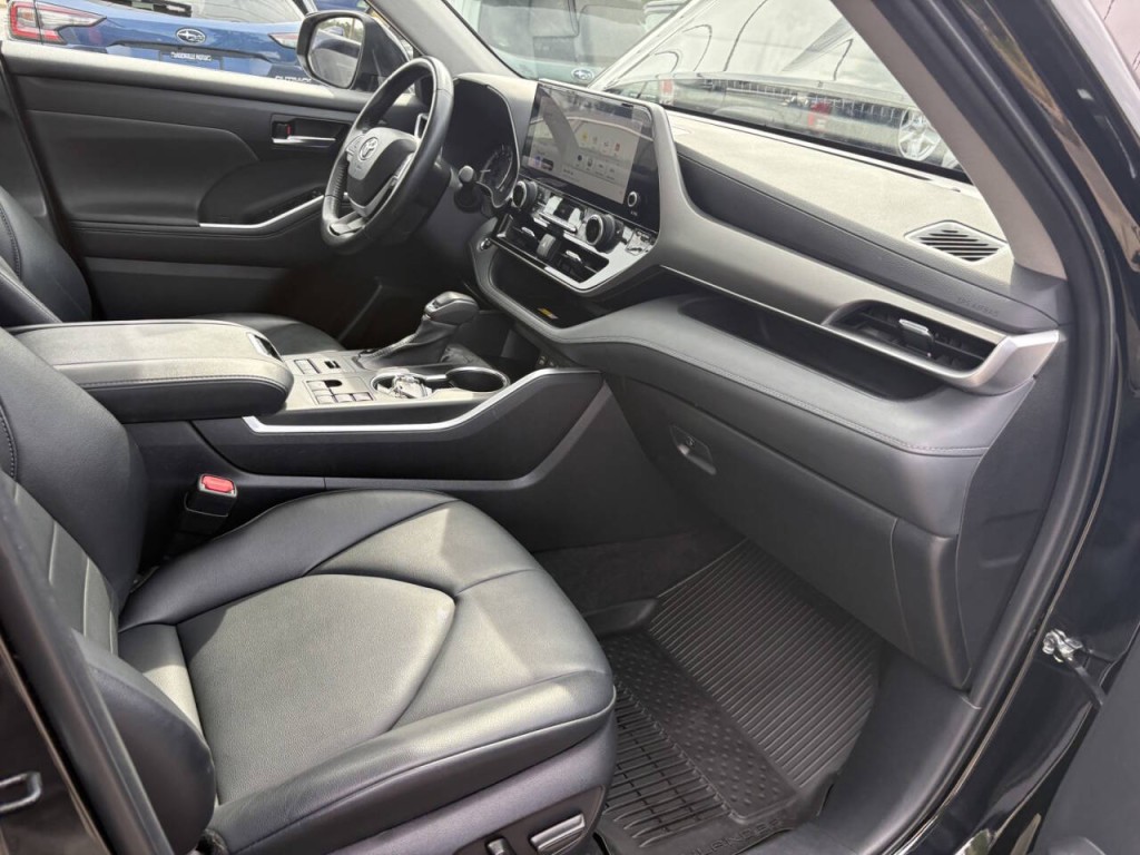 2023 Toyota Highlander Image 31