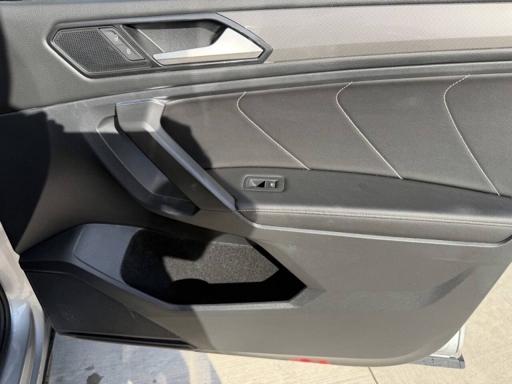 2022 Volkswagen Tiguan Image 43