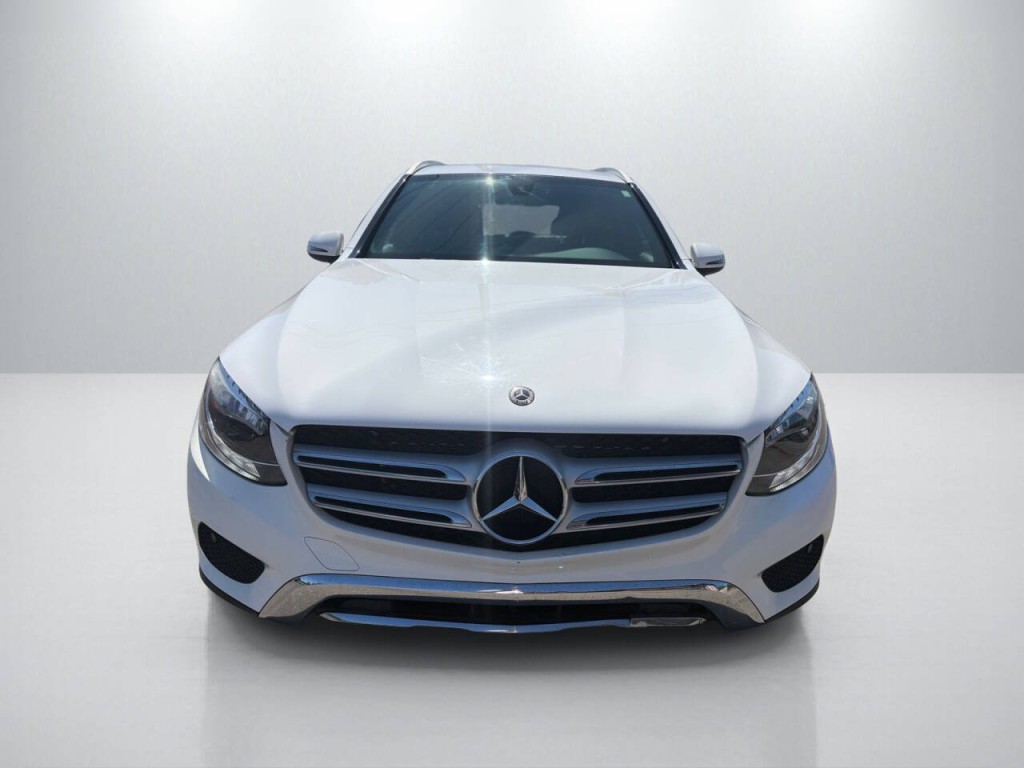 2017 Mercedes-Benz GLC-Class Image 2