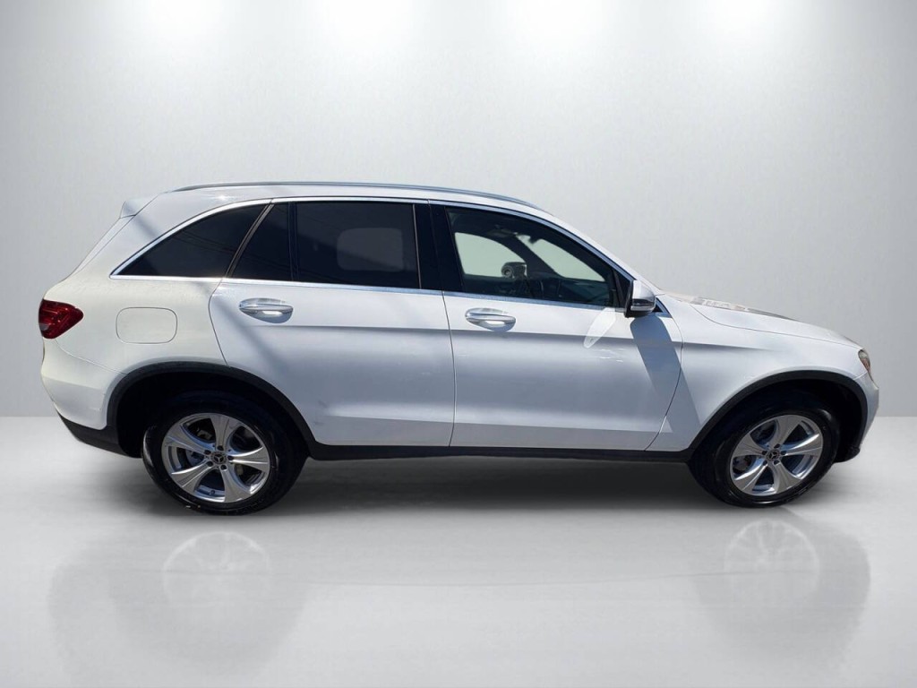 2017 Mercedes-Benz GLC-Class Image 8