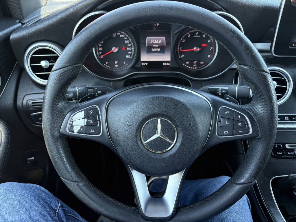 2017 Mercedes-Benz GLC-Class Image 12