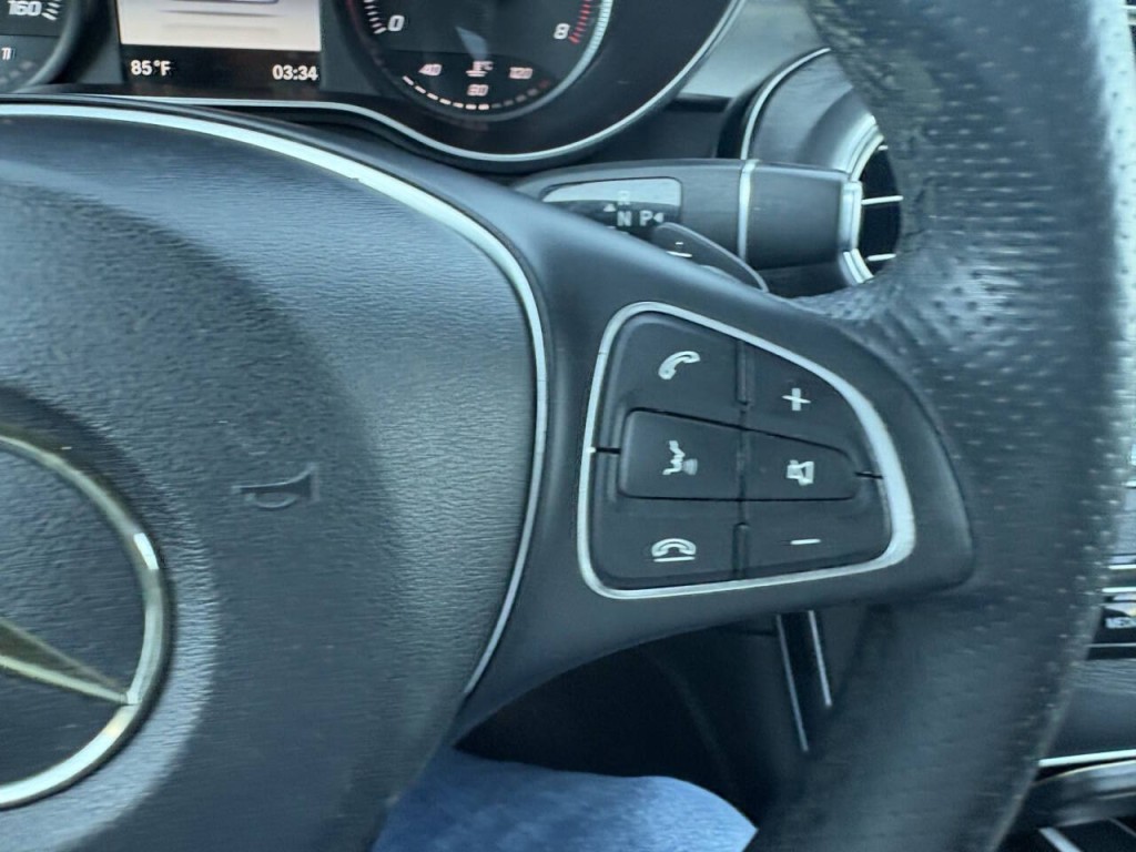 2017 Mercedes-Benz GLC-Class Image 13