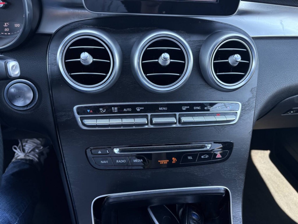 2017 Mercedes-Benz GLC-Class Image 19