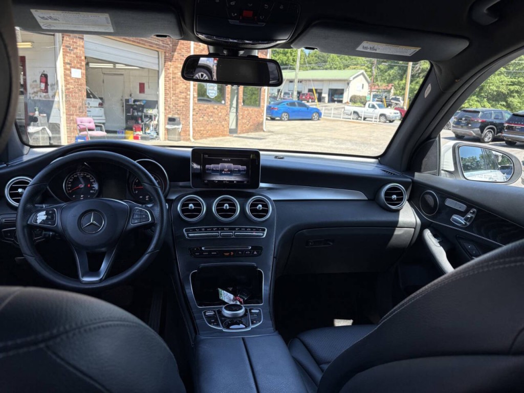 2017 Mercedes-Benz GLC-Class Image 22