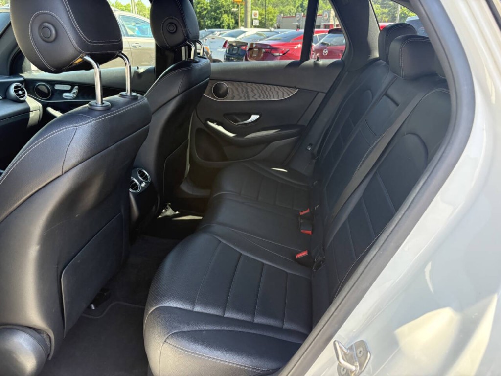 2017 Mercedes-Benz GLC-Class Image 24