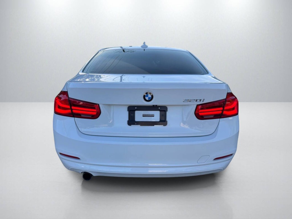 2018 BMW 3 Series Image 6