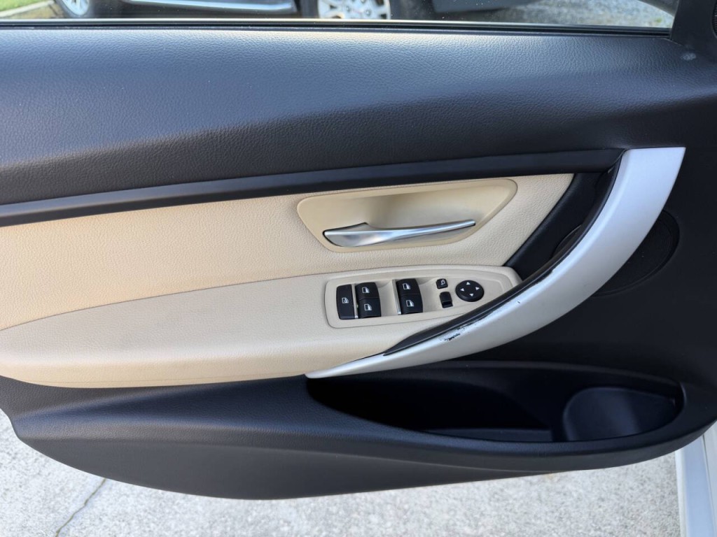 2018 BMW 3 Series Image 14