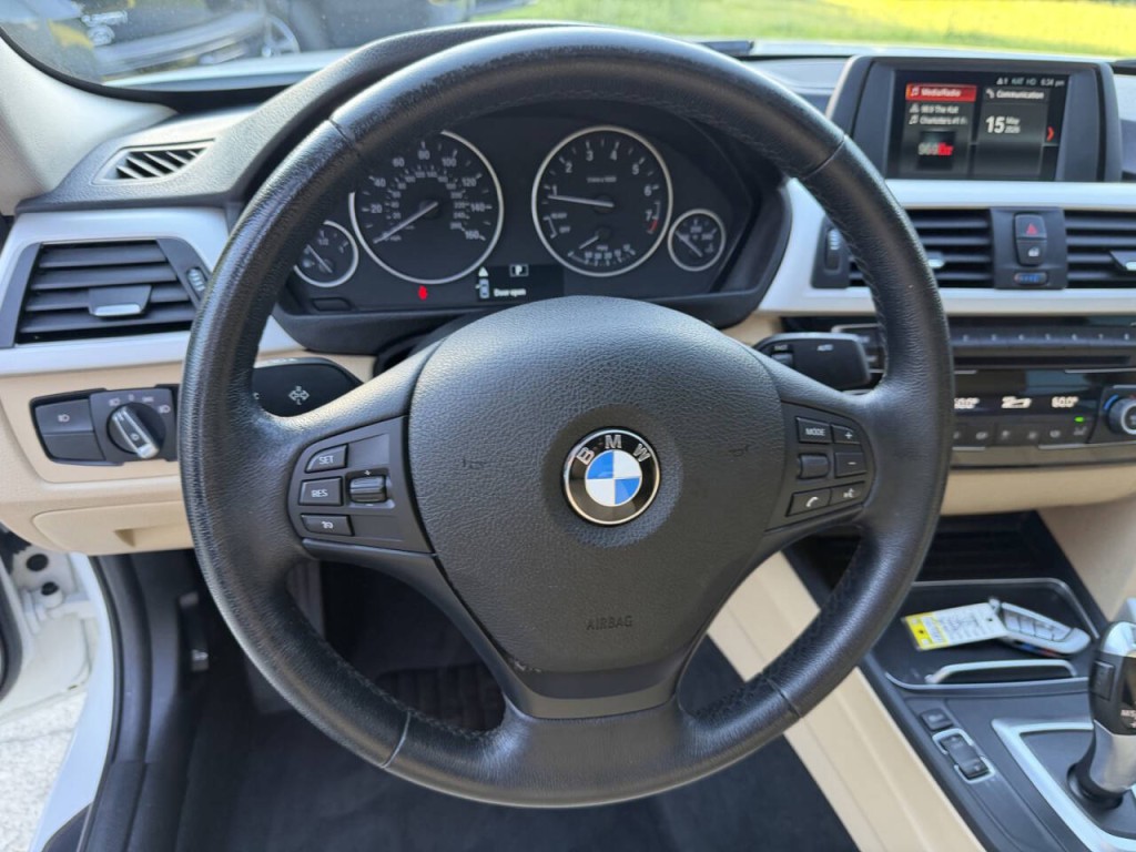 2018 BMW 3 Series Image 19