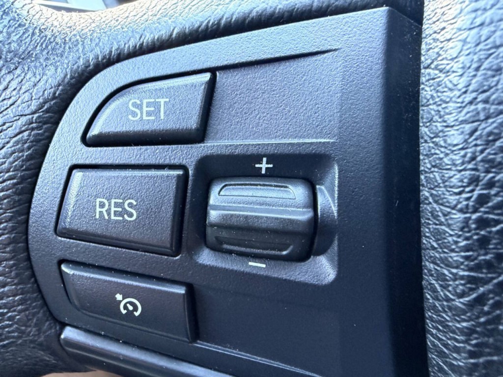2018 BMW 3 Series Image 21