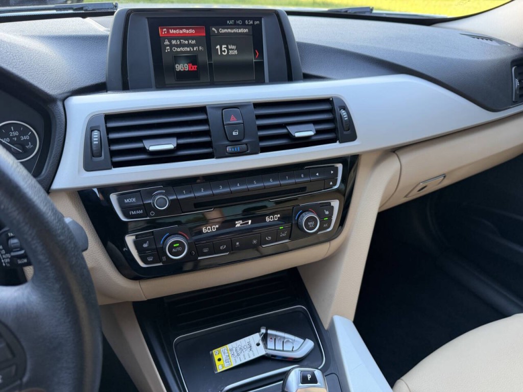 2018 BMW 3 Series Image 23