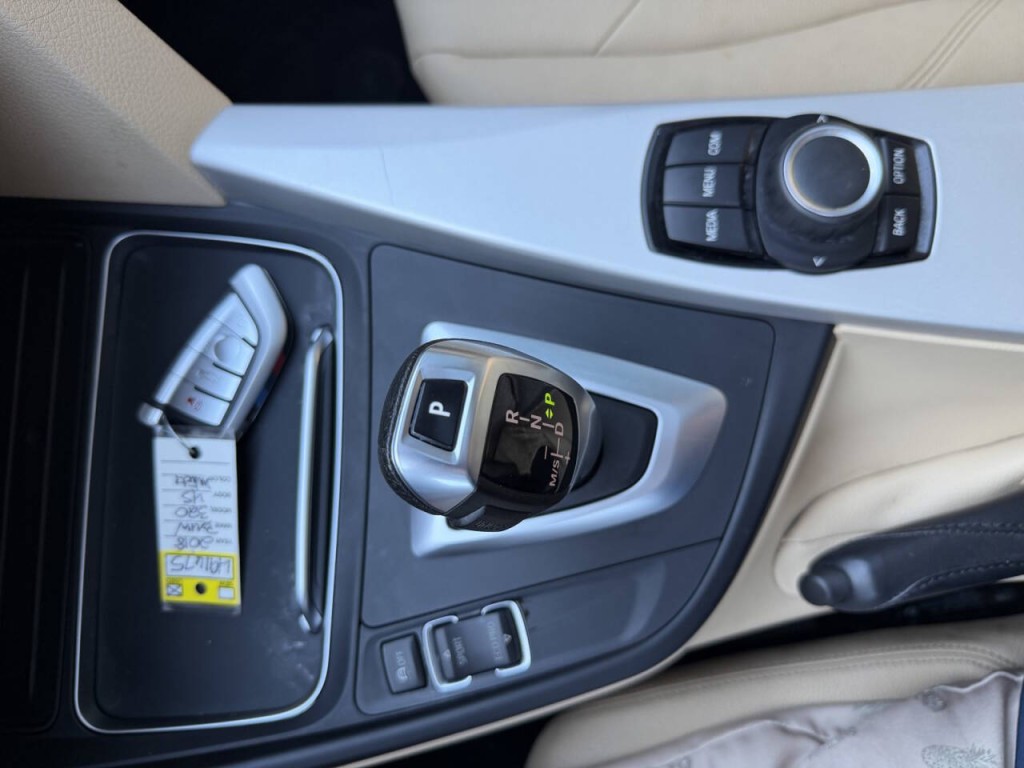 2018 BMW 3 Series Image 27